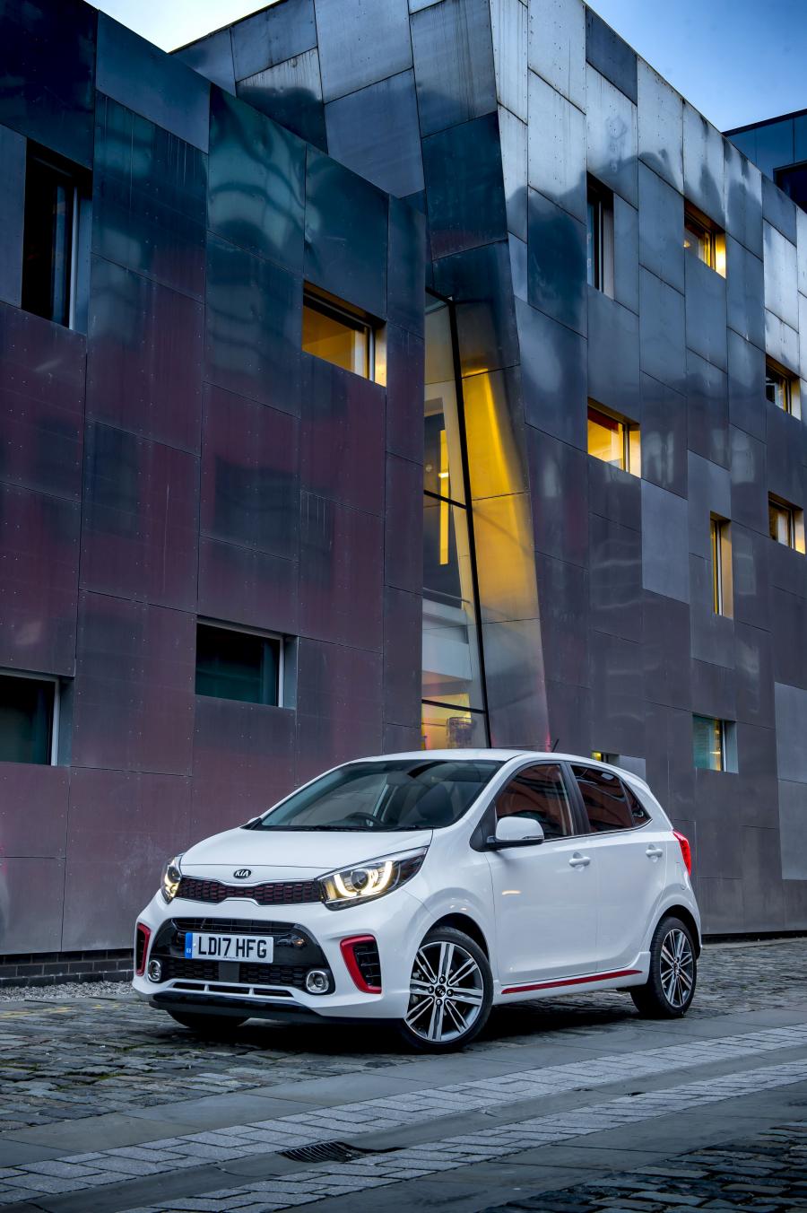  Kia Picanto GT Line 2017 года  (UK) (фото 10 из 92)
